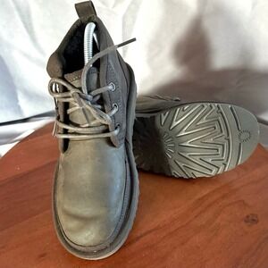UGG Neumel Zip Chukka Boots Mens Size 6 Grey Leather Side Zip Fur Lined Unisex